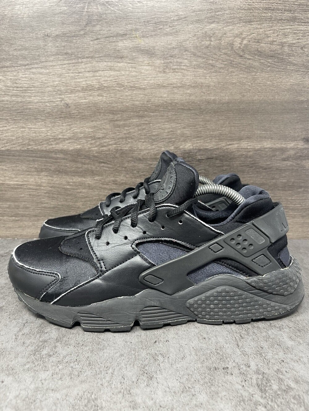 Nike Air Huarache Run Triple Black Size 11.5 Womens Retro Shoes 634835-012